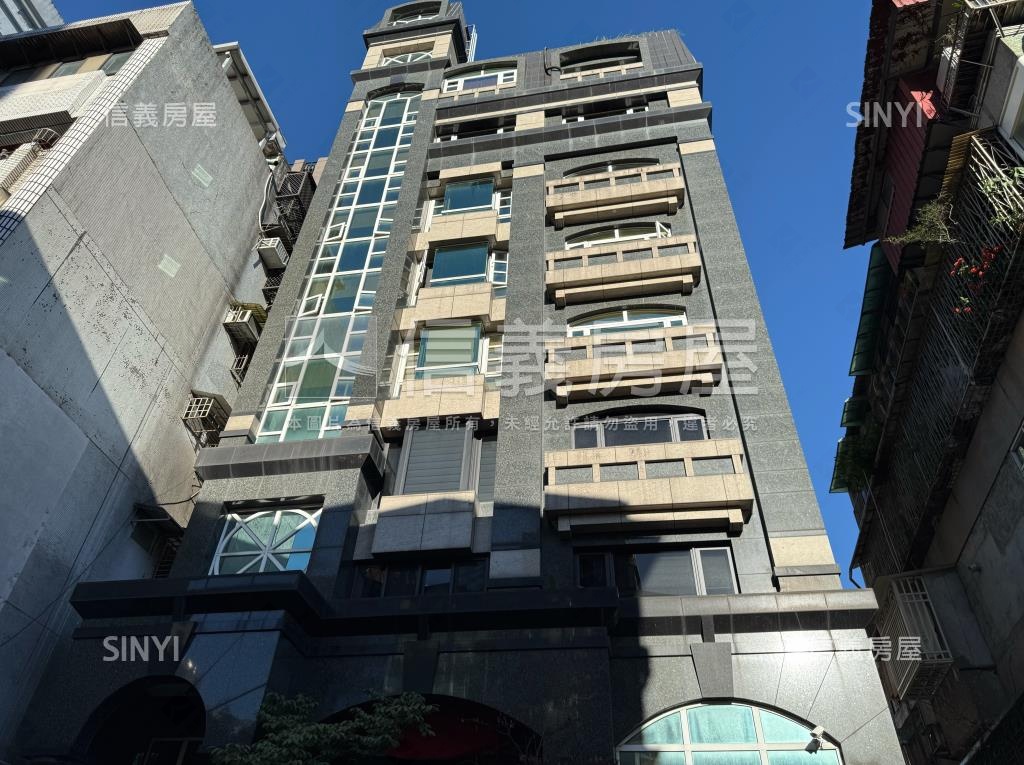長伸大廈社區外觀及周邊環境