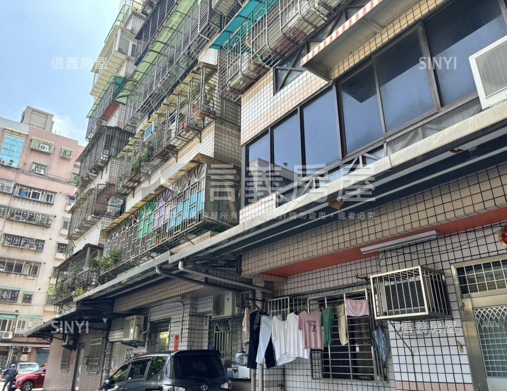自強路三段110巷華廈社區外觀及周邊環境