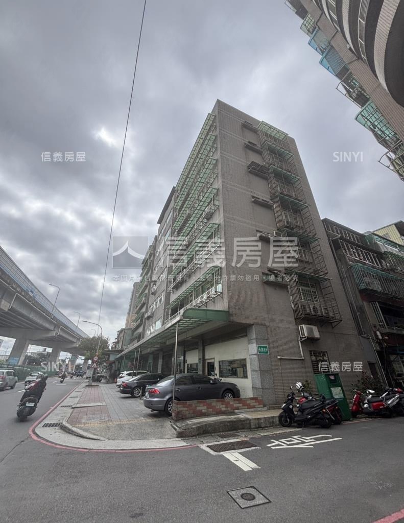 河堤社區外觀及周邊環境