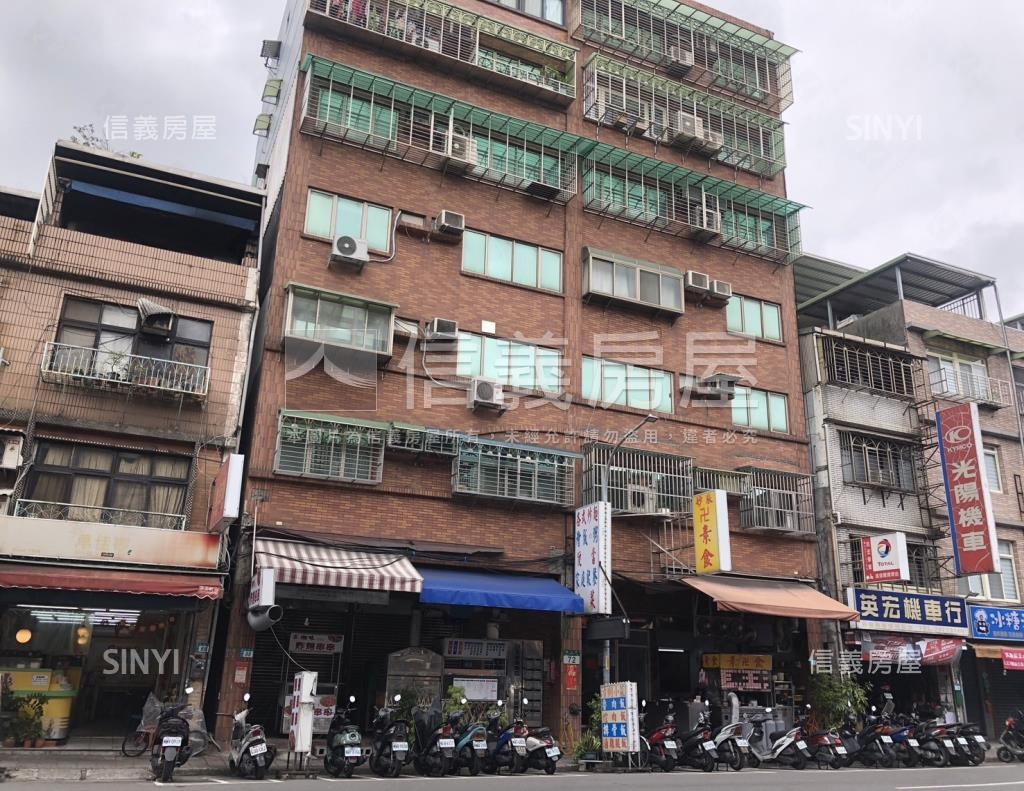 龍門路華廈社區外觀及周邊環境