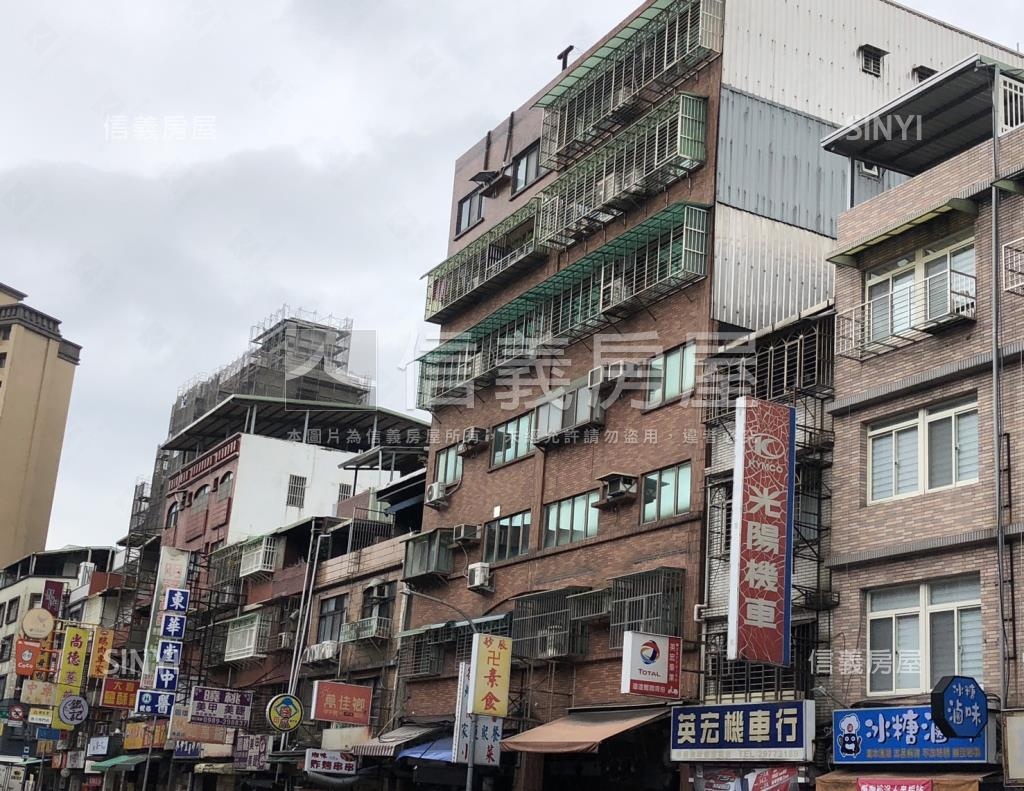 龍門路華廈社區外觀及周邊環境
