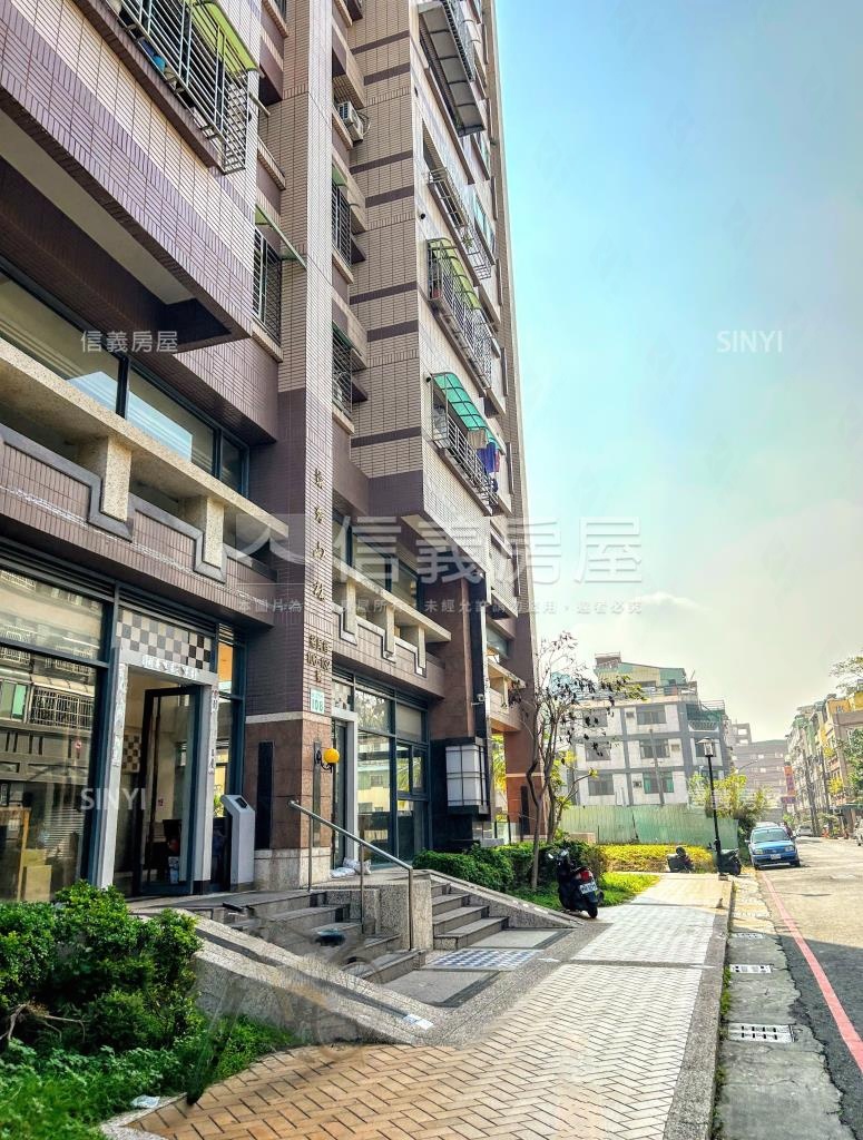 景秀山林社區外觀及周邊環境