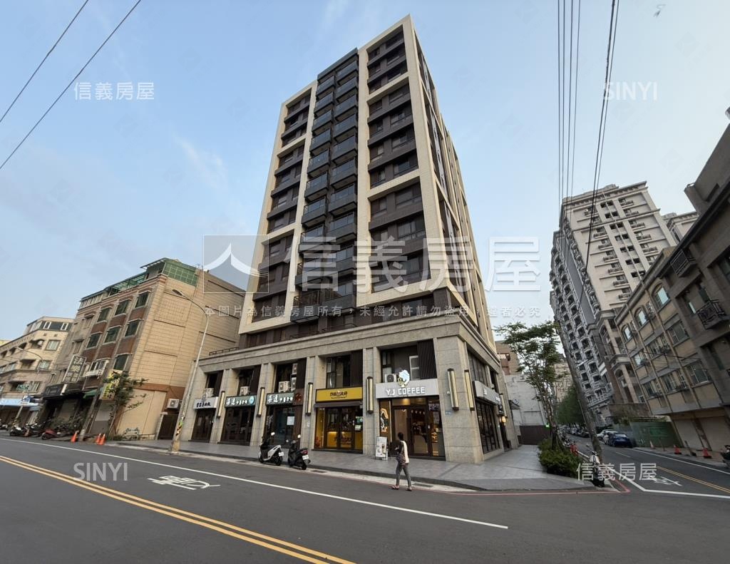 君品社區外觀及周邊環境
