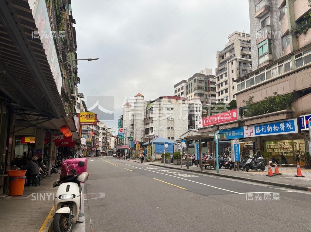 漢鴻經典社區外觀及周邊環境