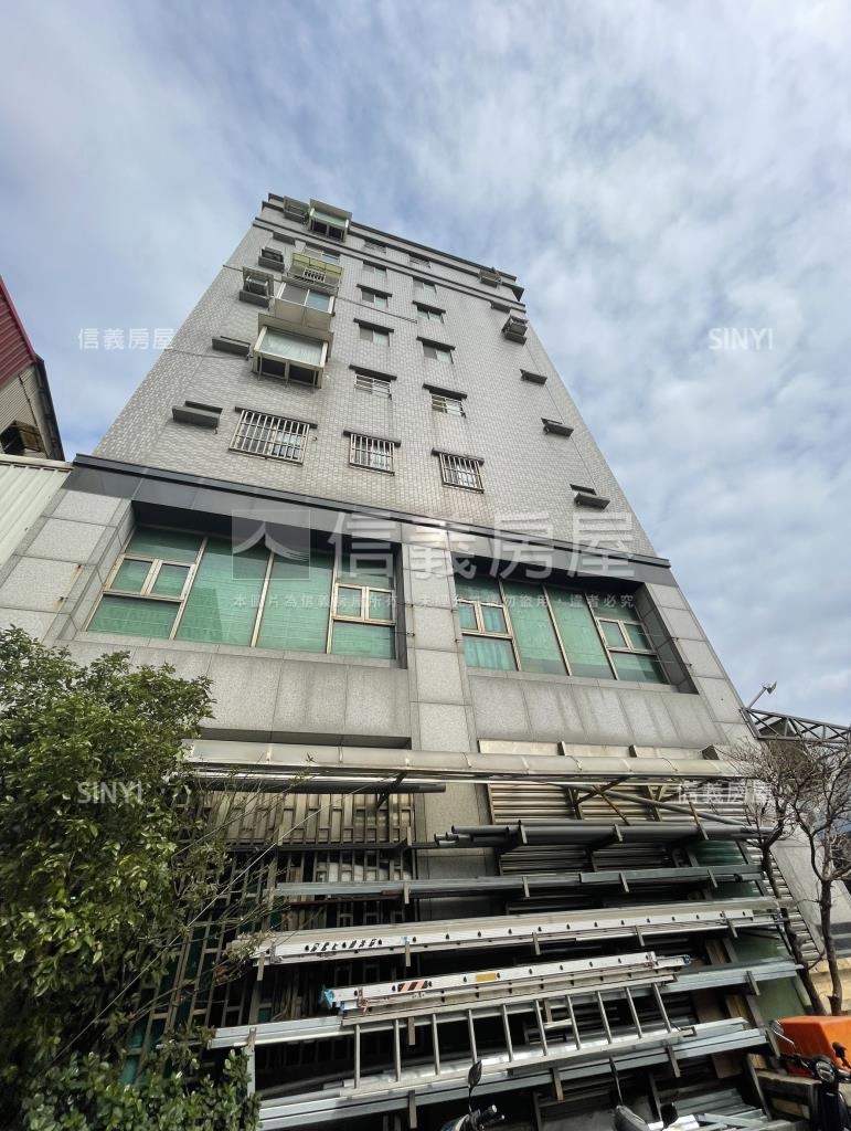 三重觀河尊邸社區外觀及周邊環境