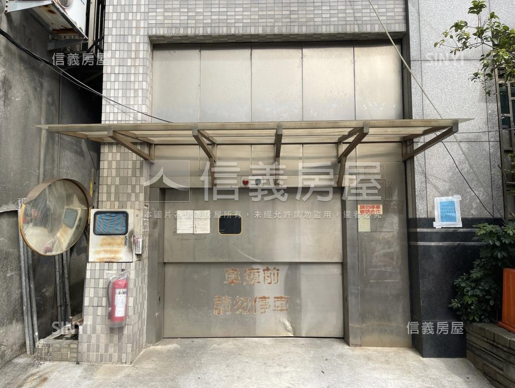 三重觀河尊邸社區外觀及周邊環境