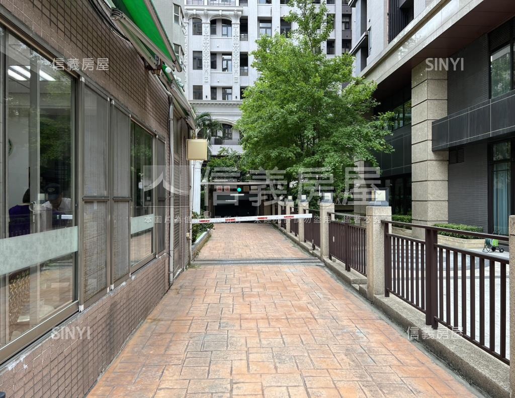 文心盛世社區外觀及周邊環境