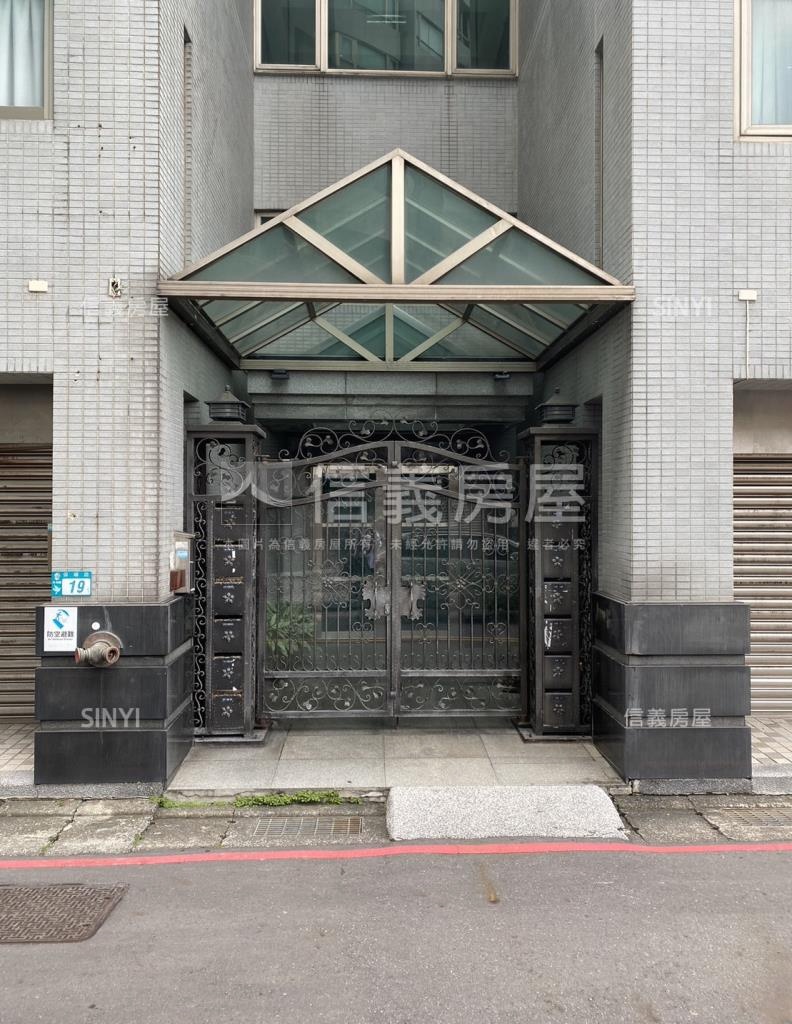 桂閣紫藤區社區外觀及周邊環境