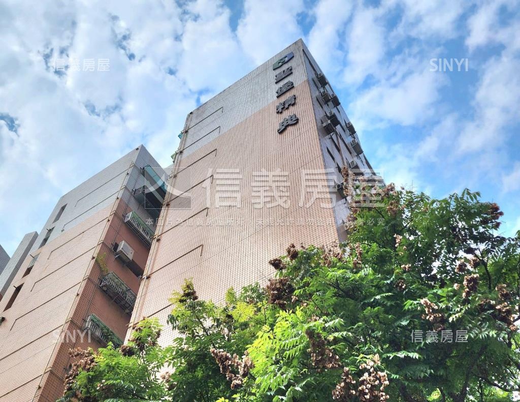 聖堡精典社區外觀及周邊環境