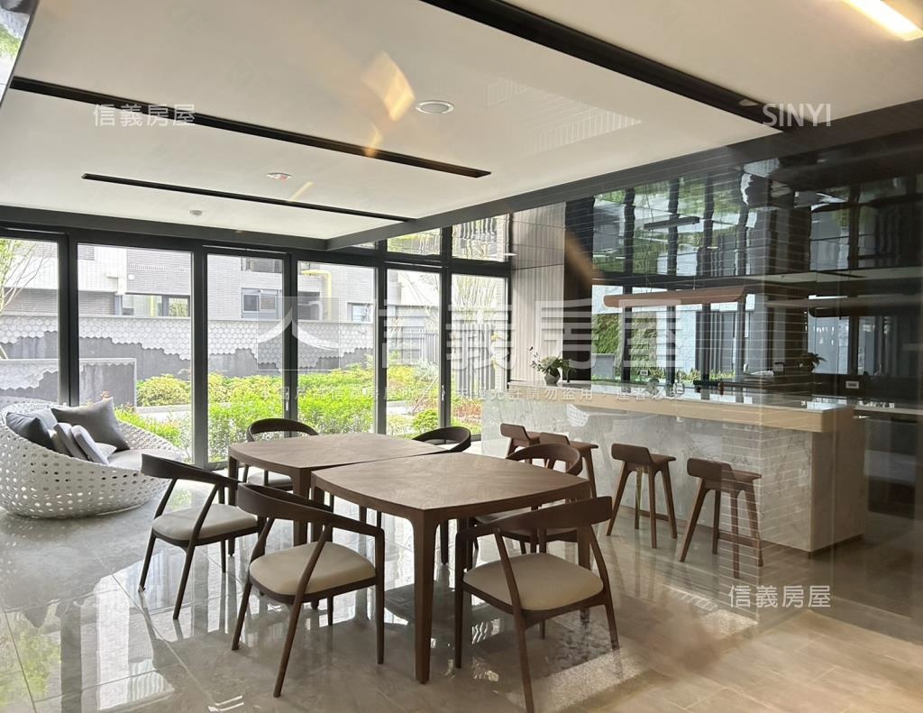 學府首席1期社區外觀及周邊環境