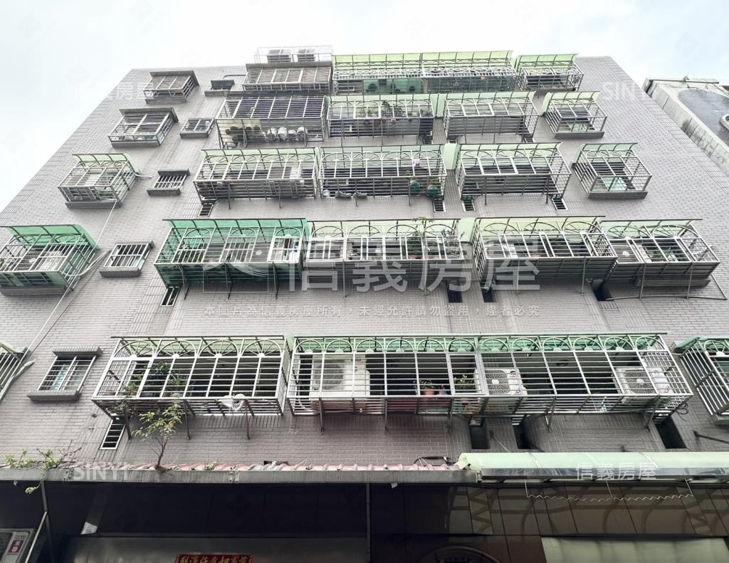 鎮家廣場社區外觀及周邊環境