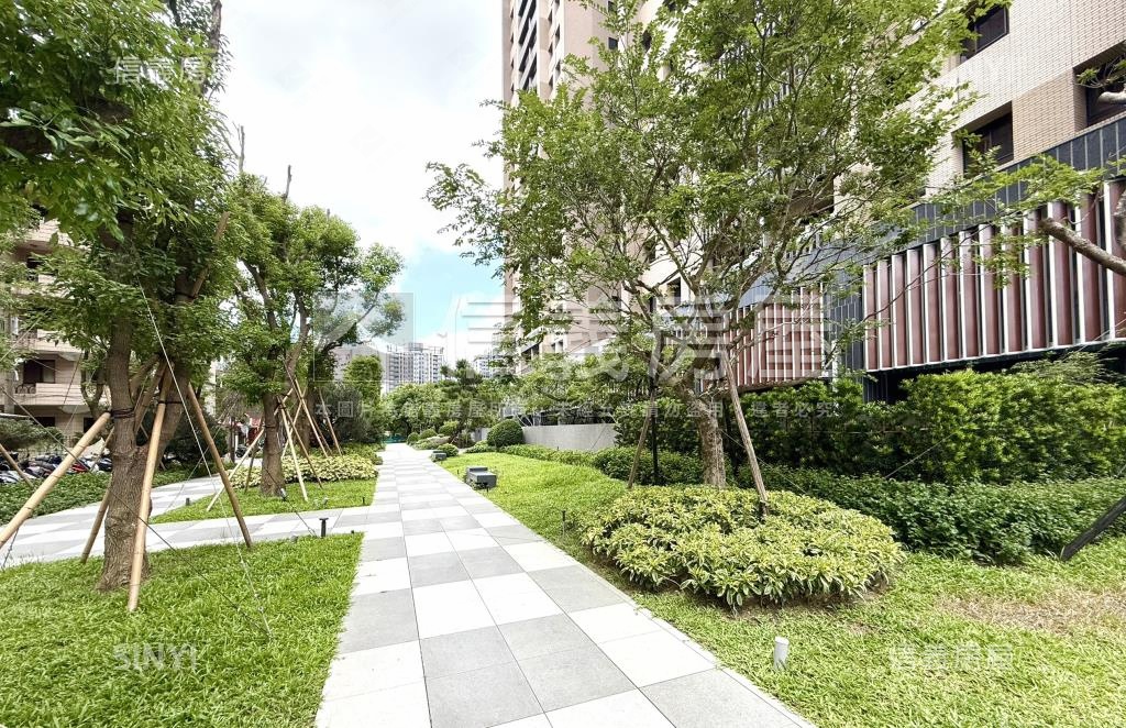 忠泰本質社區外觀及周邊環境