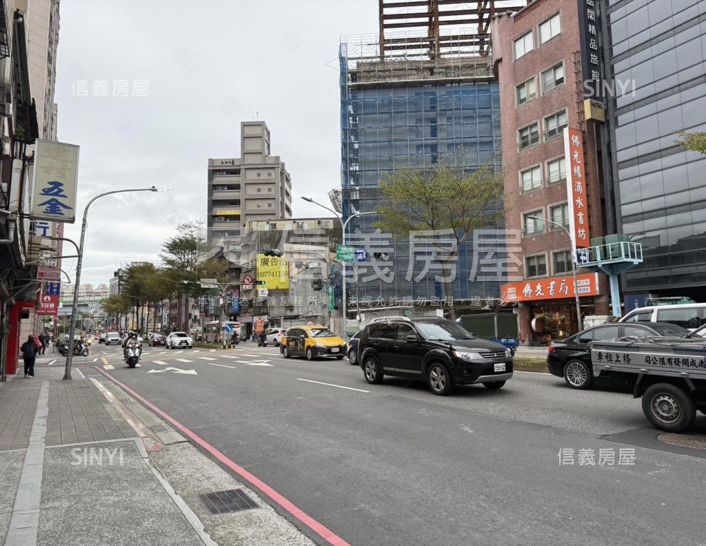 三和路三段華廈社區外觀及周邊環境