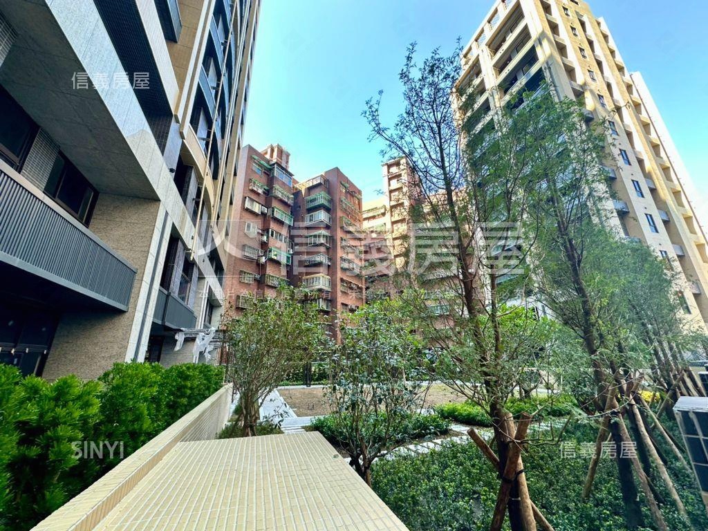 英倫公園社區外觀及周邊環境