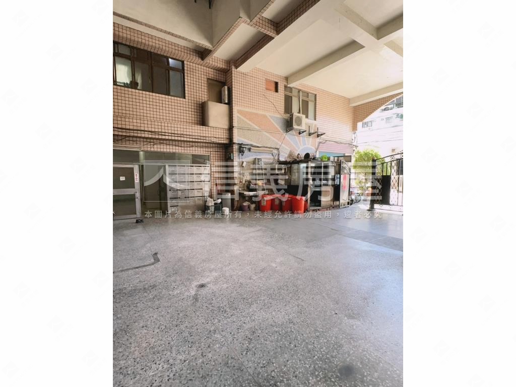 忠孝長虹社區外觀及周邊環境