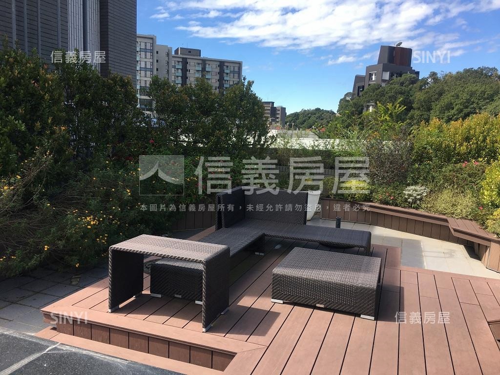 文心十二品社區外觀及周邊環境