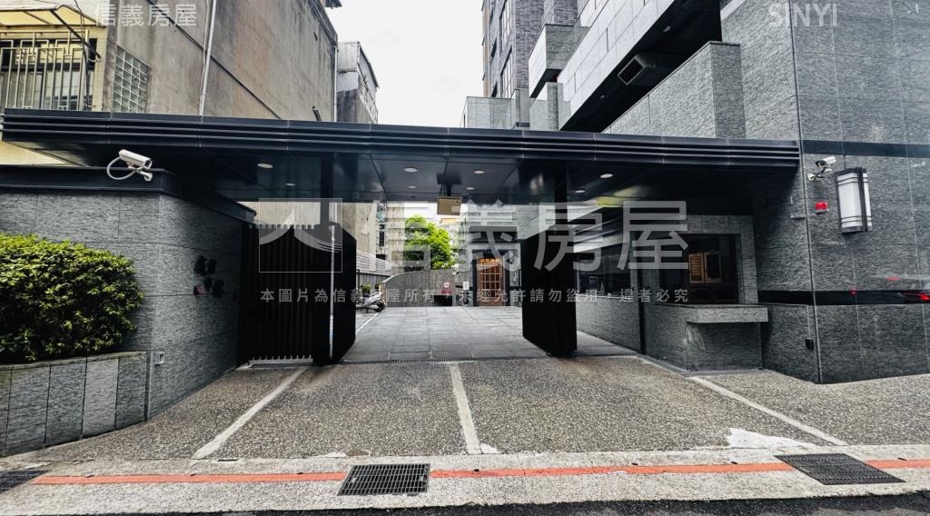 威震市林社區外觀及周邊環境