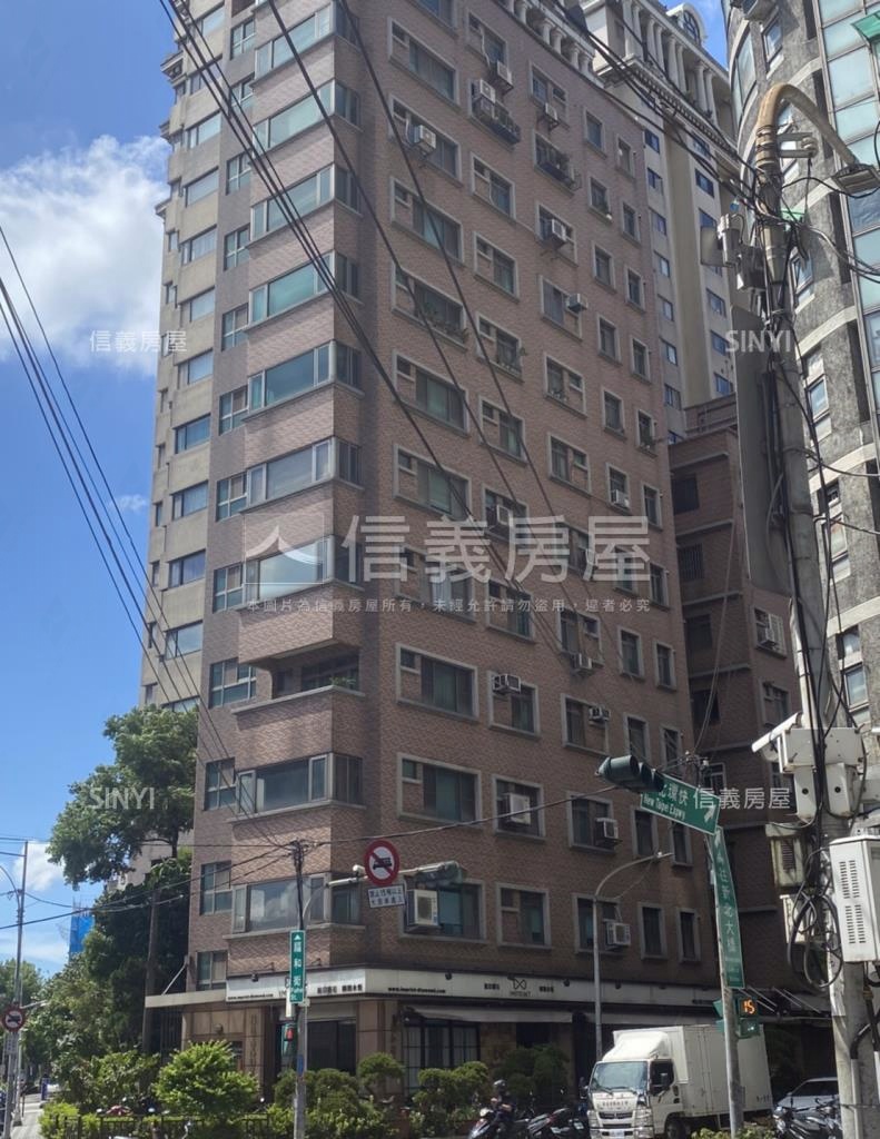 皇家河畔社區外觀及周邊環境