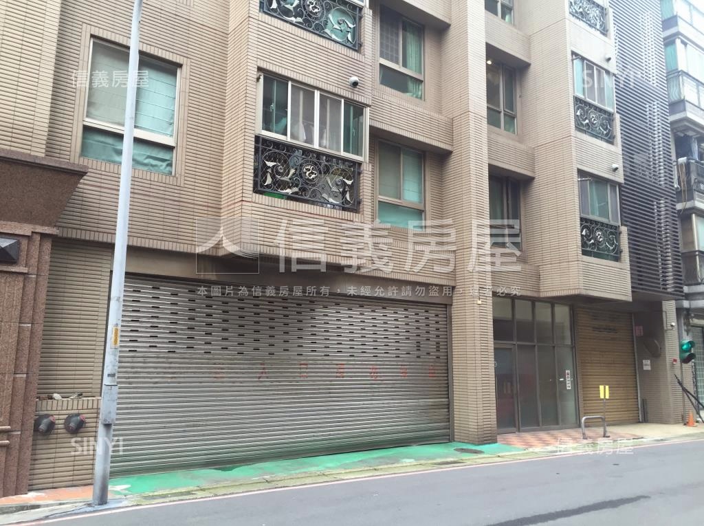 公園臻品社區外觀及周邊環境