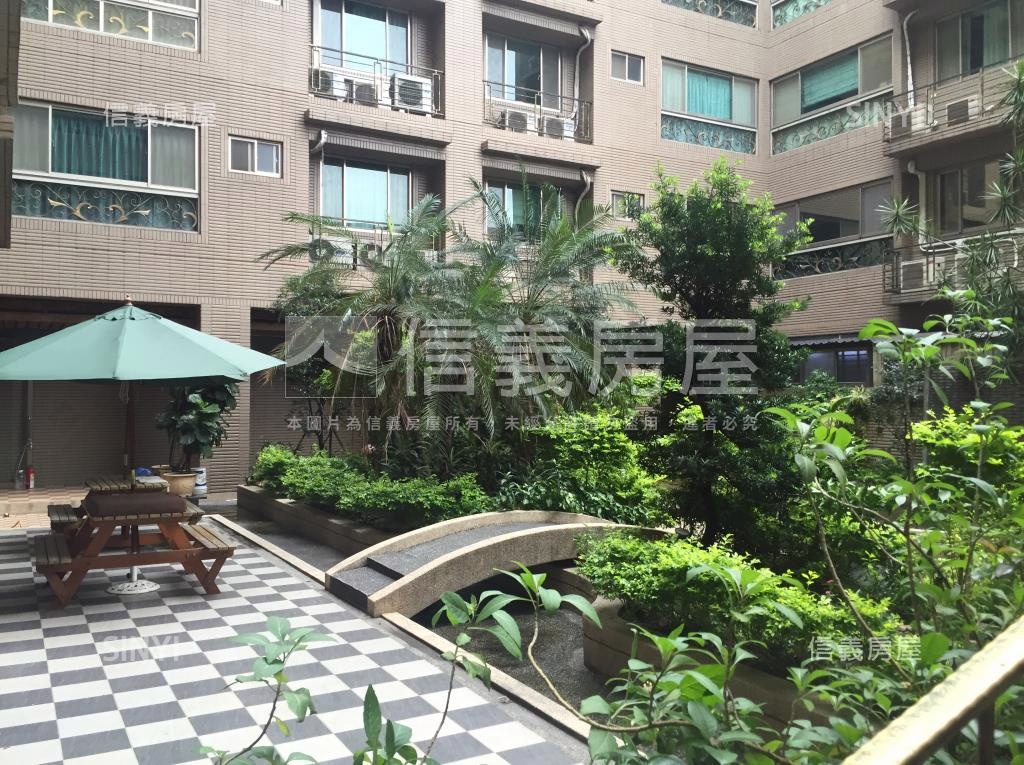 公園臻品社區外觀及周邊環境