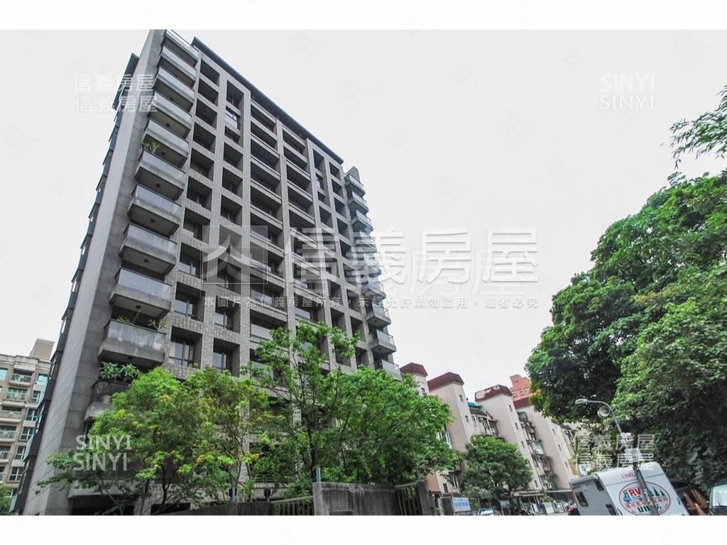 長耀緻上社區外觀及周邊環境