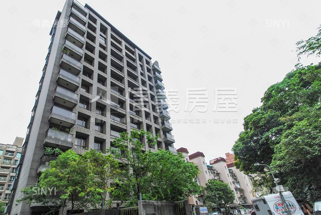 長耀緻上社區外觀及周邊環境