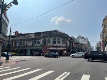 第二市場旁臨路透天店面 - C303995