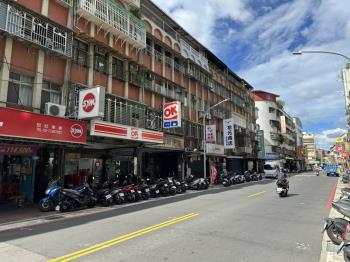 民族商圈。金店面 - C311457