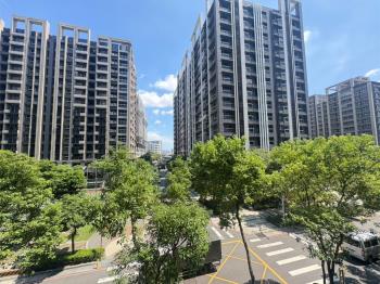 超級城市曼哈頓辦公車位 - C332054