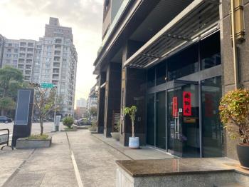 低調．大面寬挑高店面 - C335749