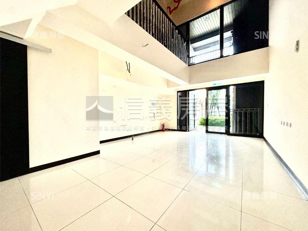 塭仔圳挑高自由規劃金店面 - Image 1