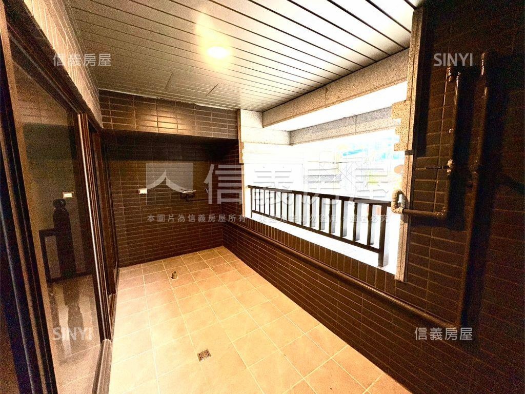 塭仔圳挑高自由規劃金店面 - Image 5