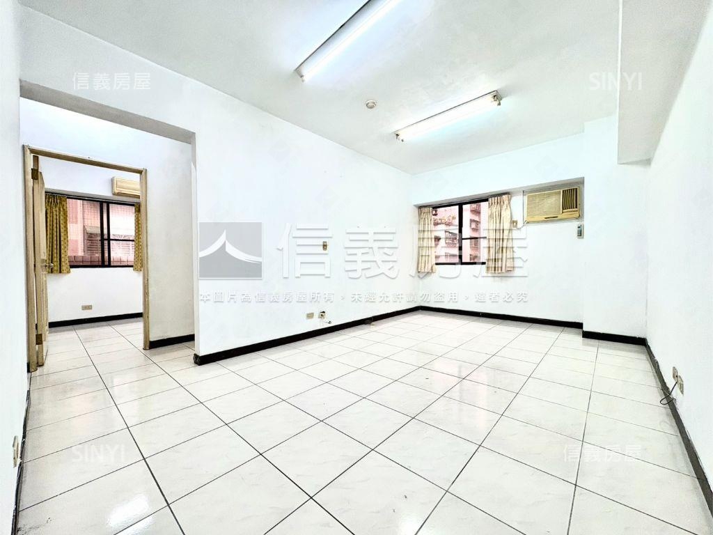 文藝中心電梯兩房誠租 - Image 3