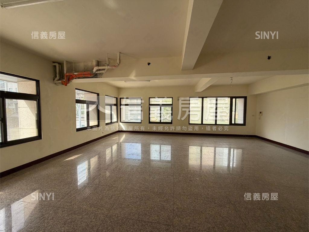 高鐵區角間金店面 - Image 1