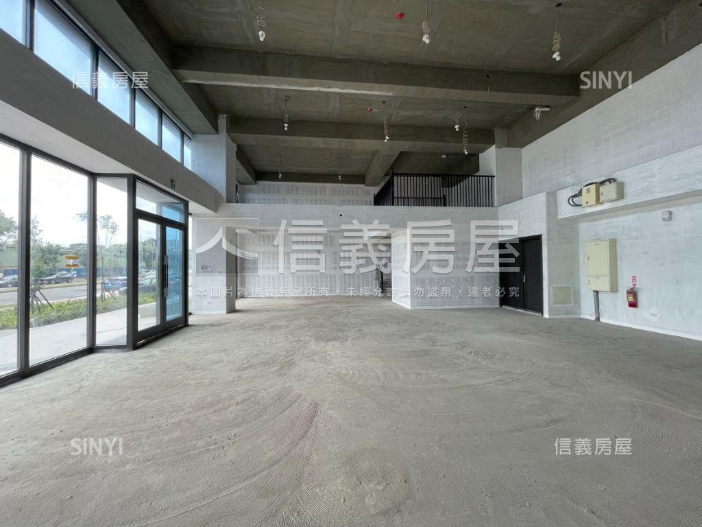 中環科技大樓大面寬店面 - Image 1