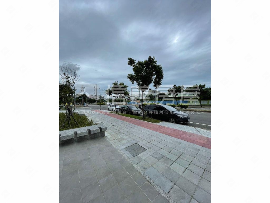 中環科技大樓大面寬店面 - Image 5