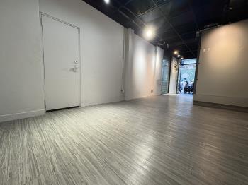 信義金融商辦旁三角窗店面 - C345379