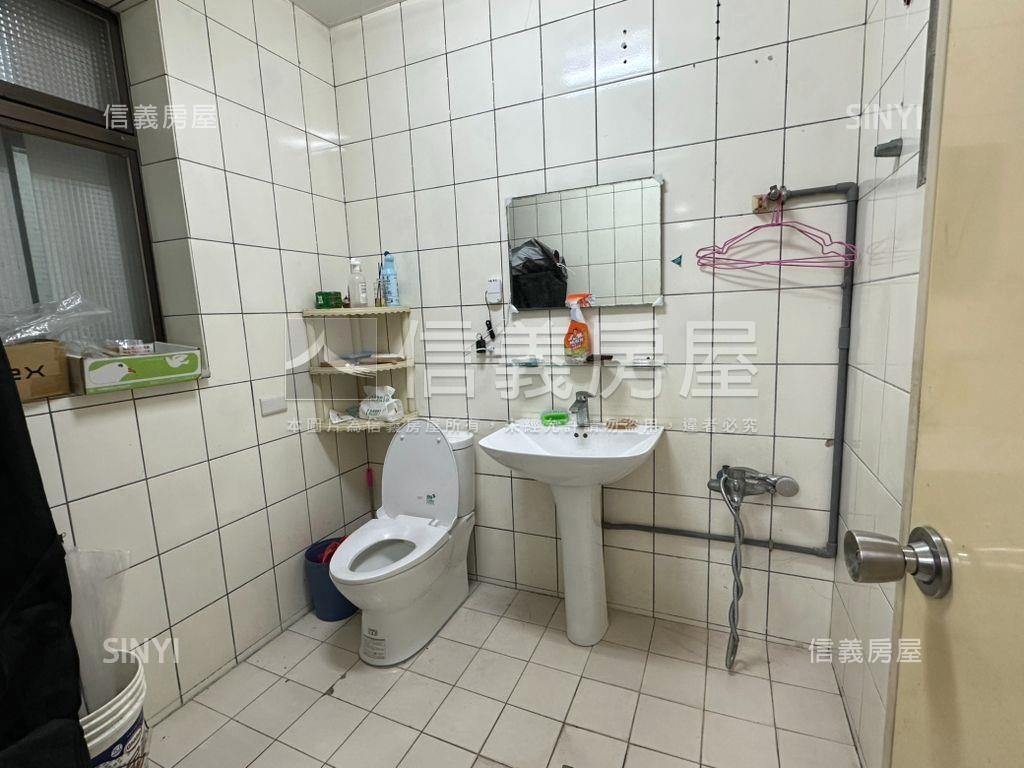 基隆路文武金店面 - Image 21