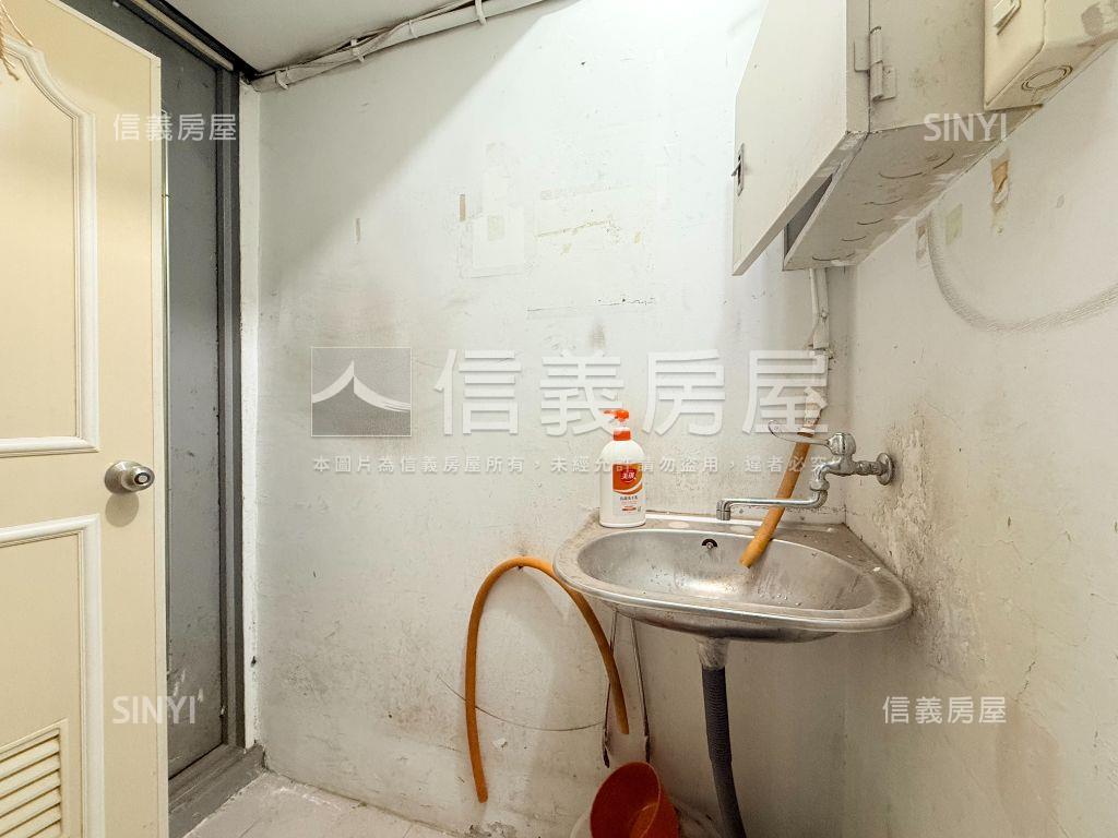 熱鬧三角窗金店面１＋２樓 - Image 8