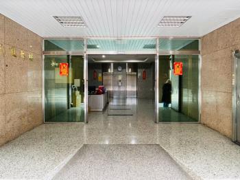 三進大樓大面寬邊間辦公室 - C351674