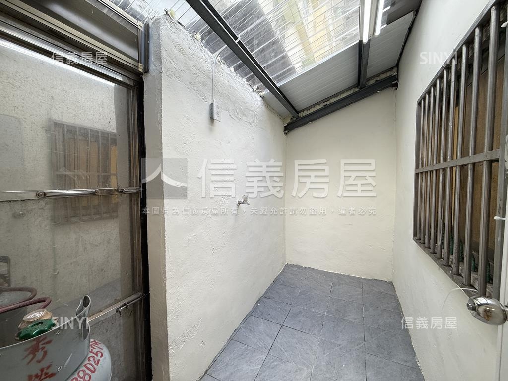 精心裝潢美兩房 - Image 5