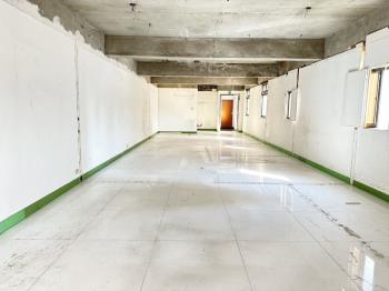 醒目三角窗口二樓空間 - C353189