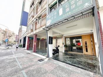 近文山特區首排吃市店面 - C356464