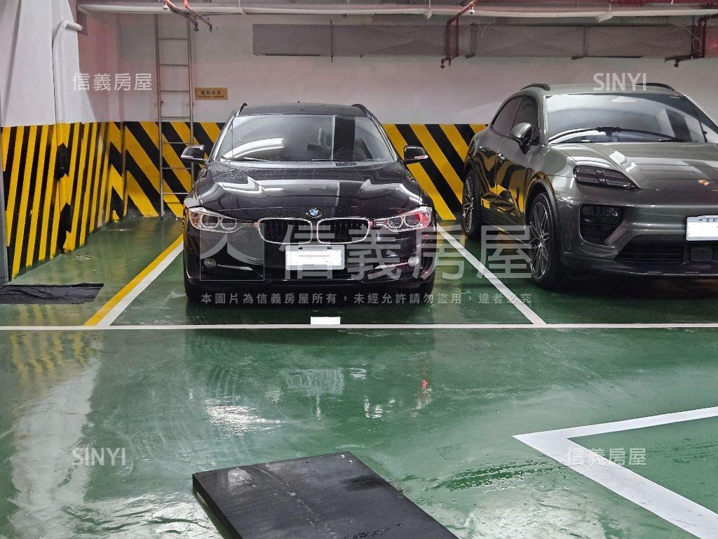 近捷運玻璃帷幕純辦大樓 - Image 11